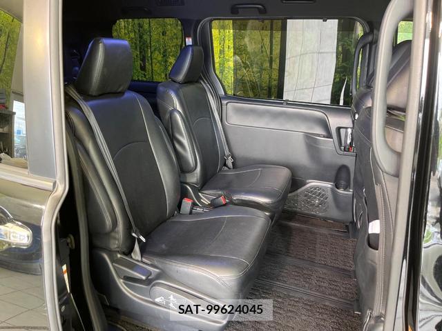 Toyota VOXY 2018-03 8011365-8