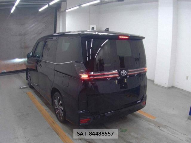 Toyota VOXY 2023-05 8011373-1