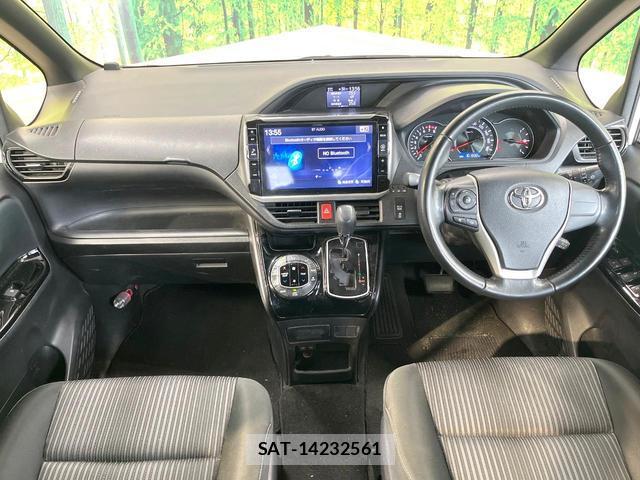 Toyota VOXY 2017-08 8011872-1