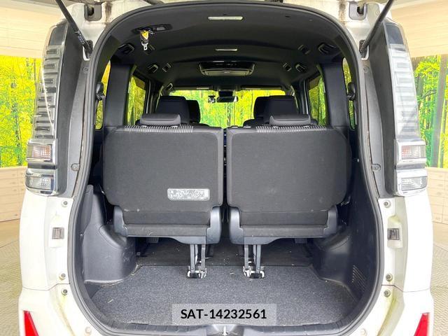 Toyota VOXY 2017-08 8011872-10