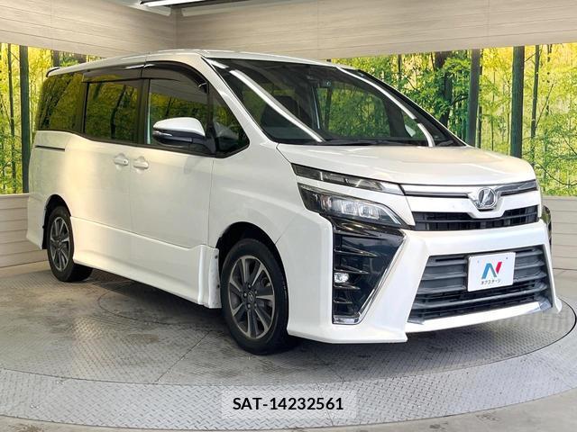 Toyota VOXY 2017-08 8011872-16