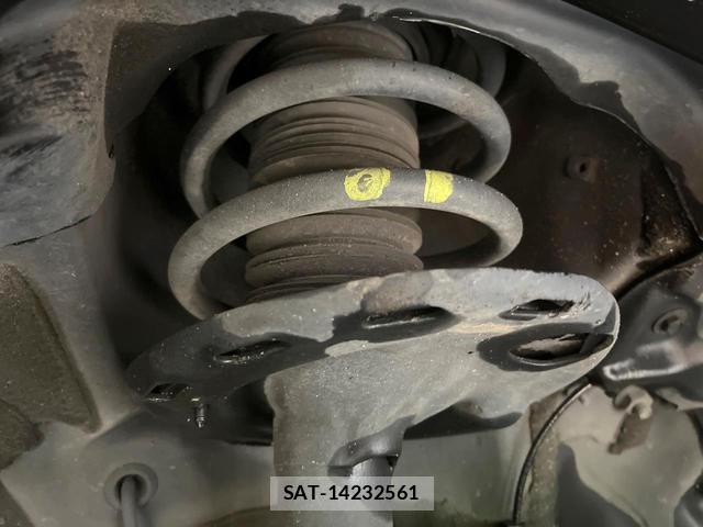 Toyota VOXY 2017-08 8011872-17
