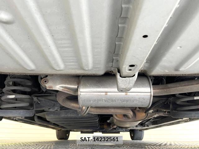 Toyota VOXY 2017-08 8011872-18