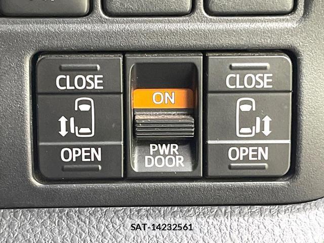 Toyota VOXY 2017-08 8011872-5