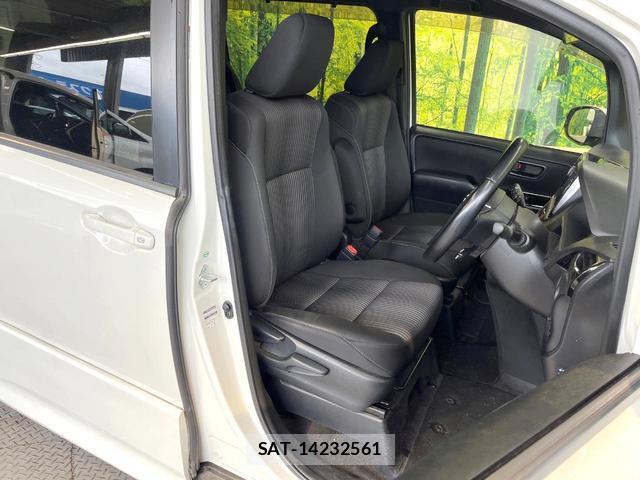 Toyota VOXY 2017-08 8011872-7