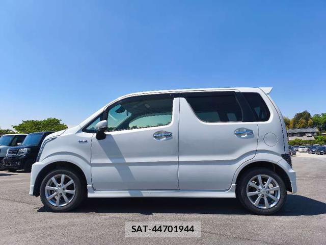 Suzuki WAGON R 2017-06 8004826-2