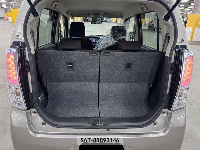 Suzuki WAGON R 2015-10 8011369-17