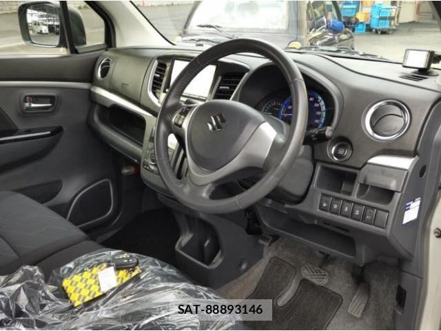 Suzuki WAGON R 2015-10 8011369-2