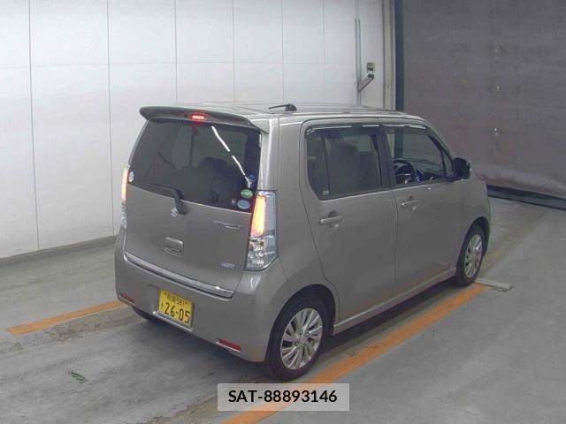 Suzuki WAGON R 2015-10 8011369-4