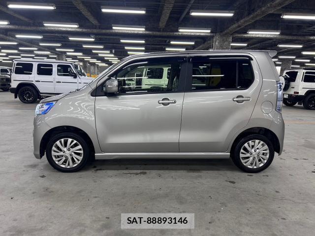 Suzuki WAGON R 2015-10 8011369-8
