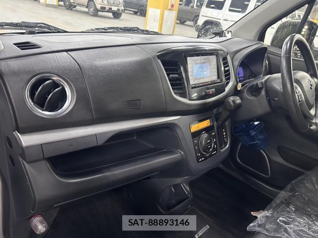 Suzuki WAGON R 2015-10 8011369-9