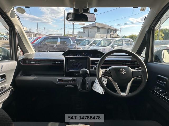 Suzuki WAGON R 2017-08 8011850-3