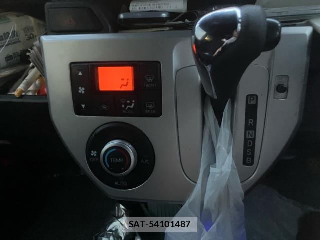 Daihatsu WAKE 2015-09 8005373-11