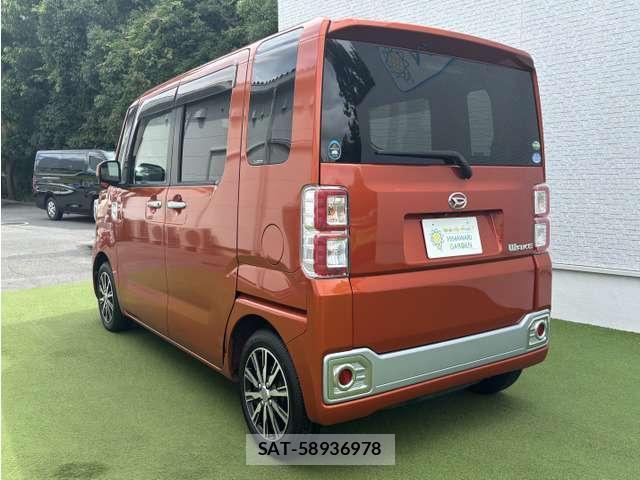 Daihatsu WAKE 2015-10 8011772-3