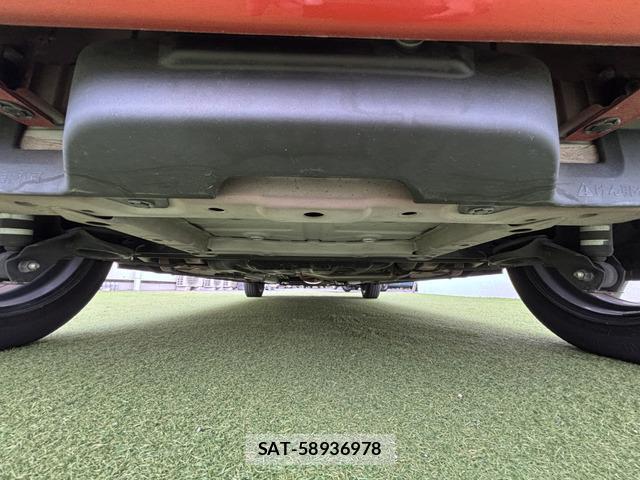 Daihatsu WAKE 2015-10 8011772-8