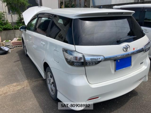Toyota WISH 2013-08 8005224-1