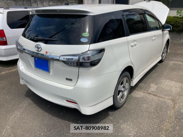 Toyota WISH 2013-08 8005224-13
