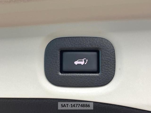 Nissan X-TRAIL 2016-05 8005475-4
