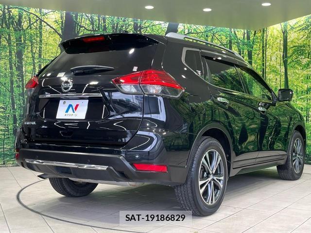 Nissan X-TRAIL 2017-11 8007709-16