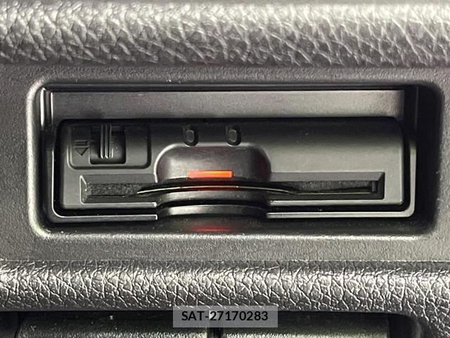 Nissan X-TRAIL 2017-06 8007872-6