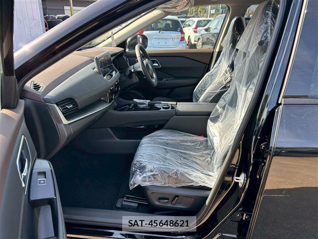 Nissan X-TRAIL 2026-03 8009551-3