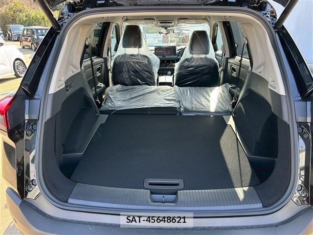 Nissan X-TRAIL 2026-03 8009551-6