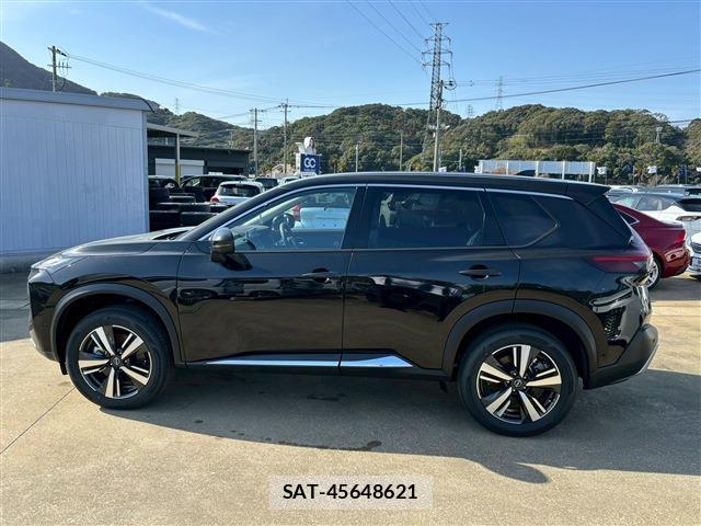 Nissan X-TRAIL 2026-03 8009551-9