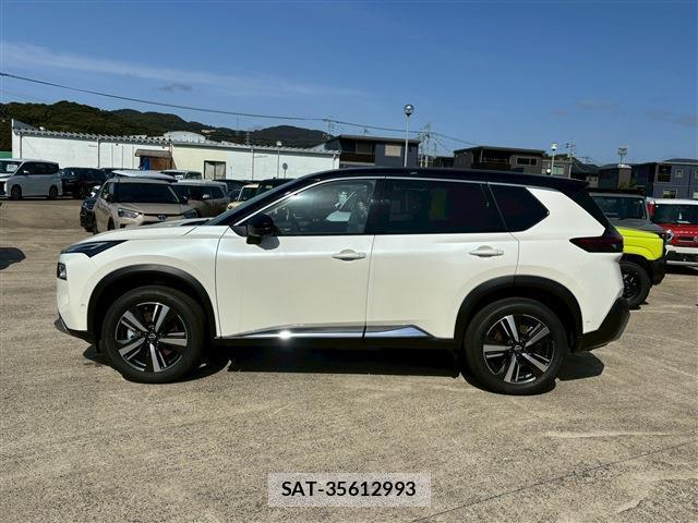Nissan X-TRAIL 2026-03 8009552-9