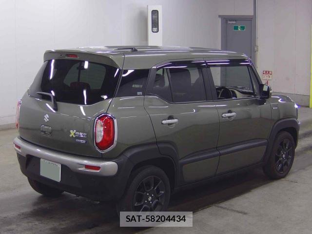Suzuki X BEE 2022-03 8009283-1