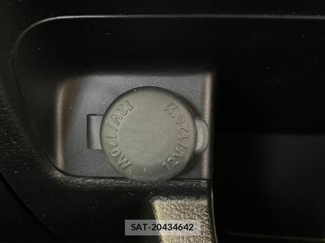 Suzuki X BEE 2019-06 8009731-14