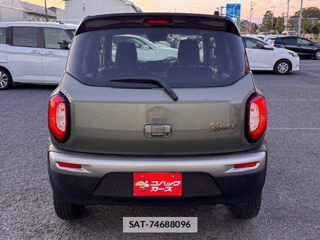 Suzuki X BEE 2022-01 8011145-3