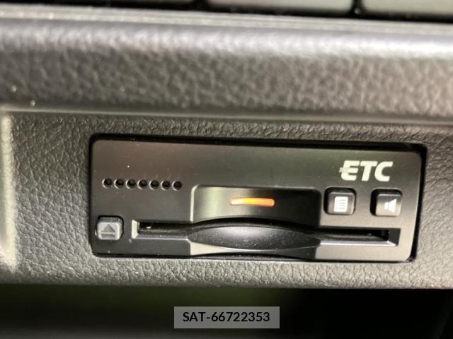 Suzuki X BEE 2019-02 8012423-14