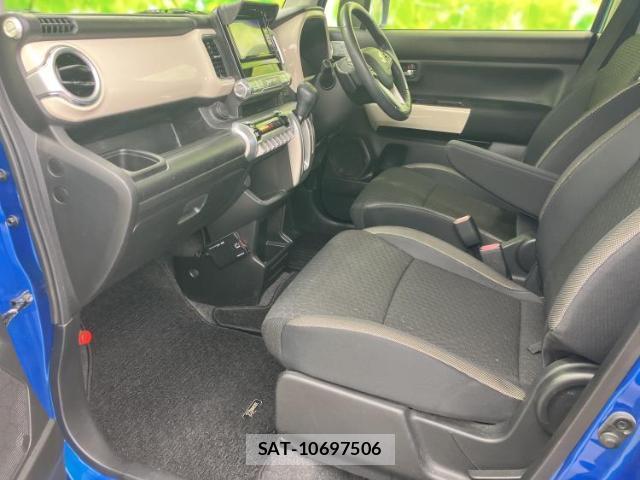Suzuki X BEE 2018-03 8012453-5