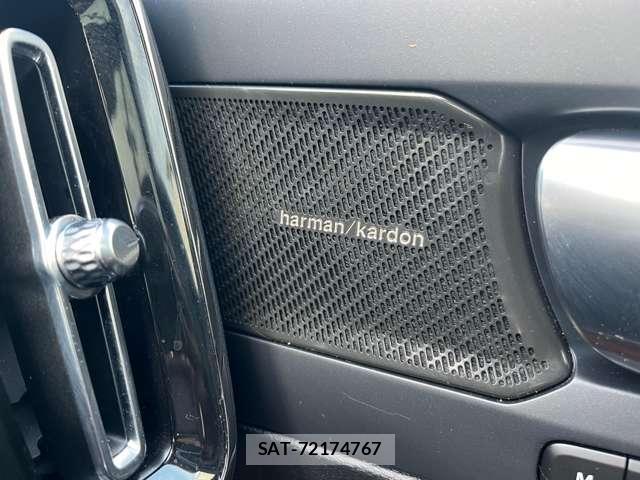 Volvo XC40 2023-10 8006568-3