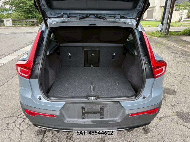 Volvo XC40 2022-12 8007040-18