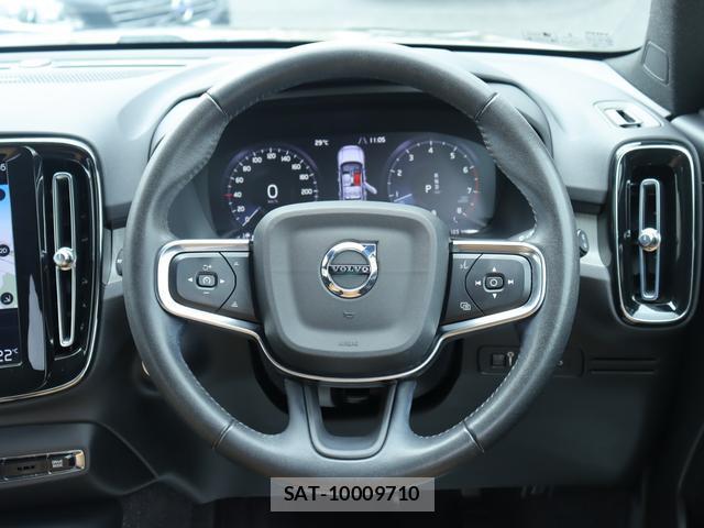 Volvo XC40 2021-06 8003457-11