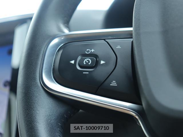 Volvo XC40 2021-06 8003457-13