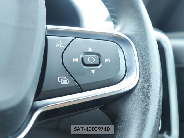 Volvo XC40 2021-06 8003457-14
