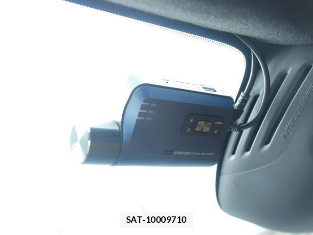 Volvo XC40 2021-06 8003457-16