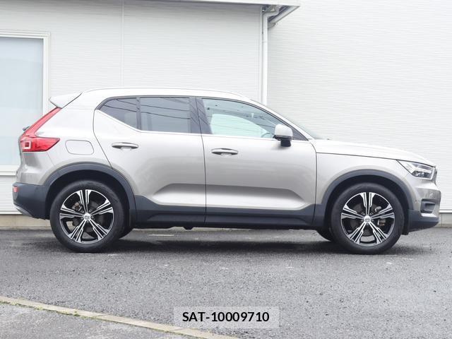 Volvo XC40 2021-06 8003457-6