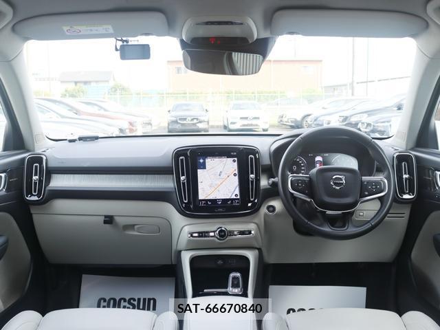 Volvo XC40 2021-02 8004855-3