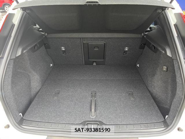 Volvo XC40 2021-09 8004872-11