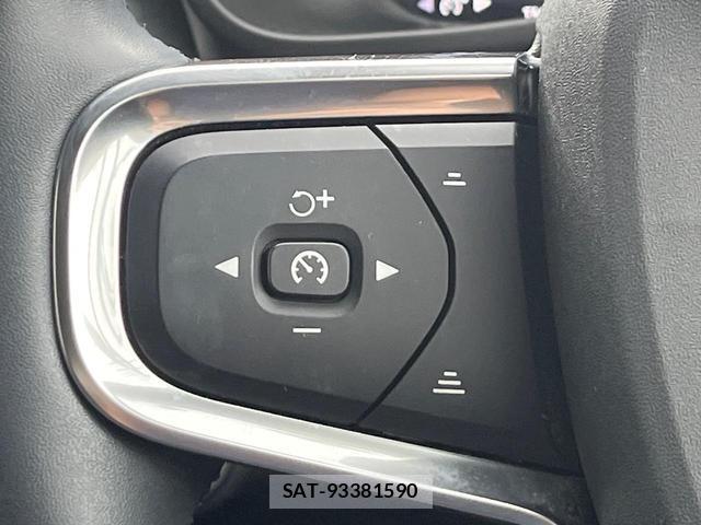 Volvo XC40 2021-09 8004872-7