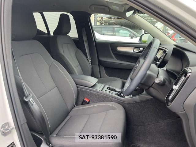 Volvo XC40 2021-09 8004872-9
