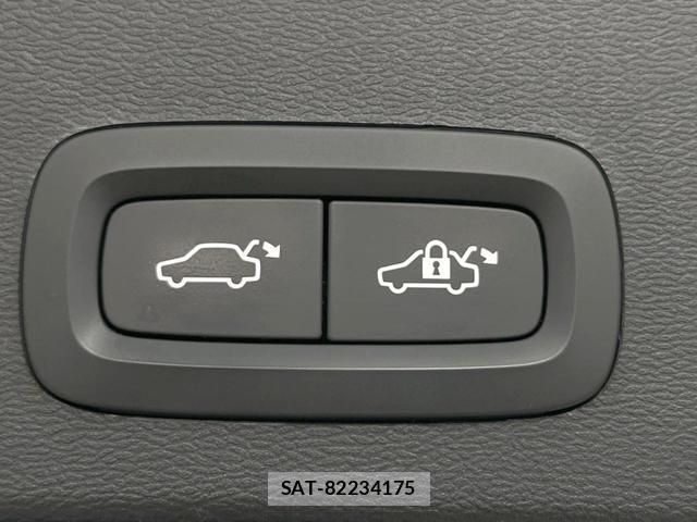 Volvo XC40 2018-09 8004977-7