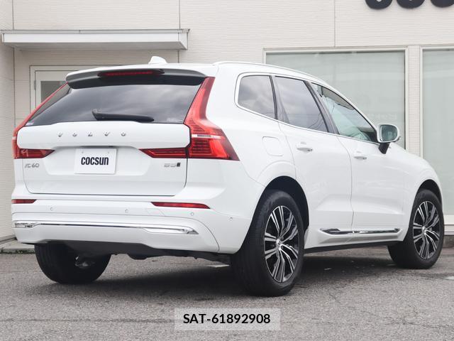 Volvo XC60 2022-10 8004853-7