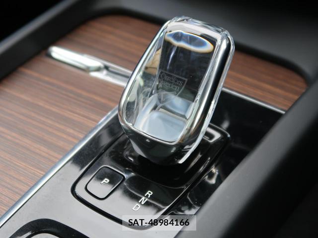 Volvo XC60 2021-05 8005113-5