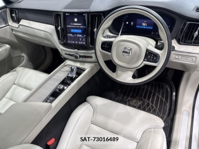 Volvo XC60 2022-05 8009291-2