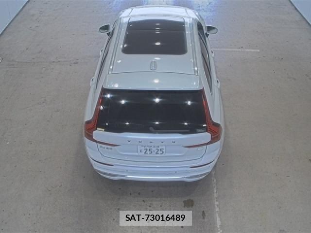 Volvo XC60 2022-05 8009291-4