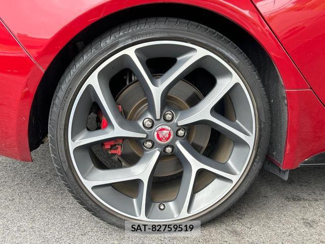 Jaguar XE 2017-03 8009580-12